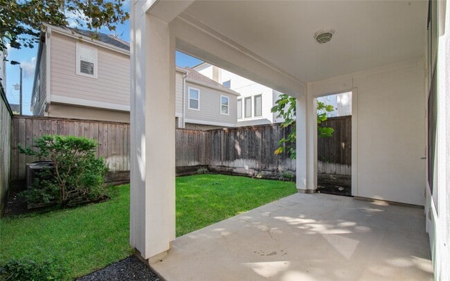 Building Photo - 1808 Ridgewood St