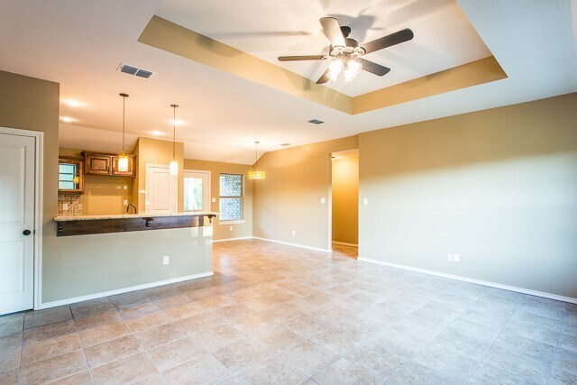 Building Photo - Move in ready-$400 off-  Single Family Home in Lindale ISD- Large Fenced in backyard - Safe neigh...