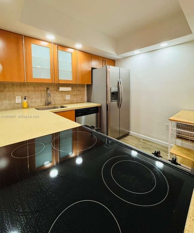 Building Photo - 3625 N Country Club Dr