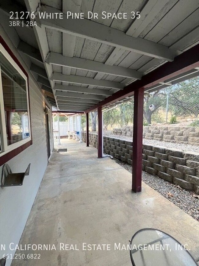 Building Photo - 21276 White Pine Dr