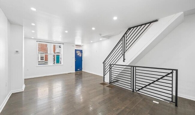 Building Photo - 2310 Fernon St