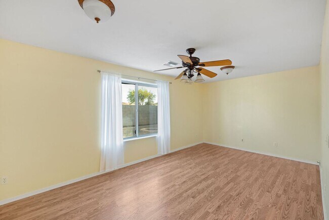 Building Photo - 4 Bedroom Home In Award Winning Vail Schoo...