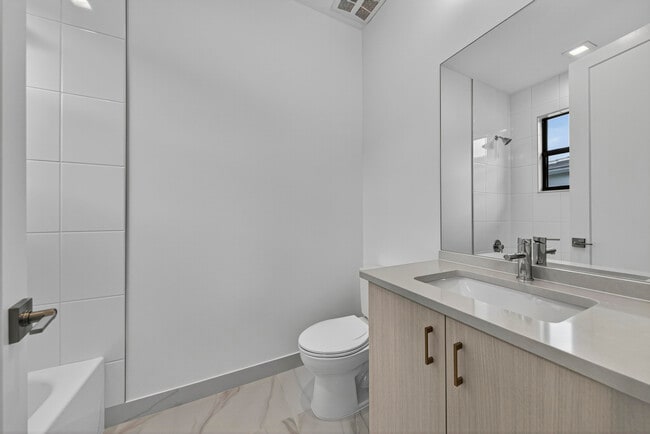 Building Photo - 9361 Sunflower Mdw Rd