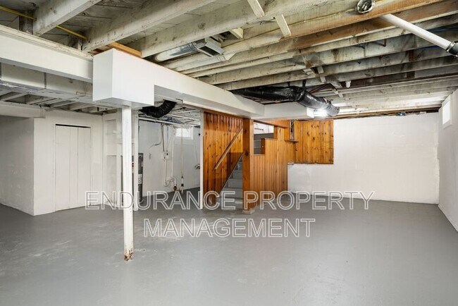 Building Photo - 359 Castlewood Ave