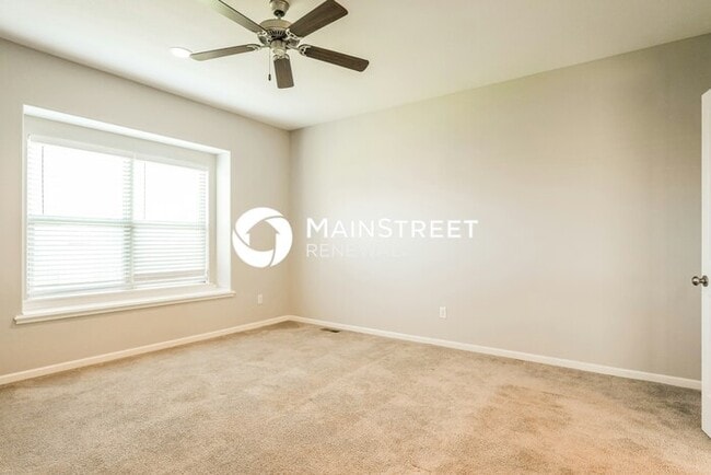 Building Photo - 4 Bedroom Pet-Friendly Home in Grain Valley, MO with Main Street Renewal