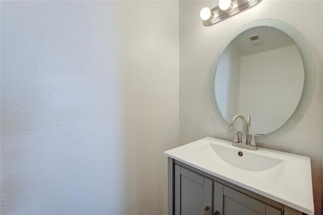 Building Photo - 2379 Briarwest Blvd