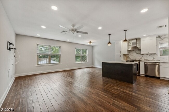 Building Photo - 31 Upper Mountain Ave