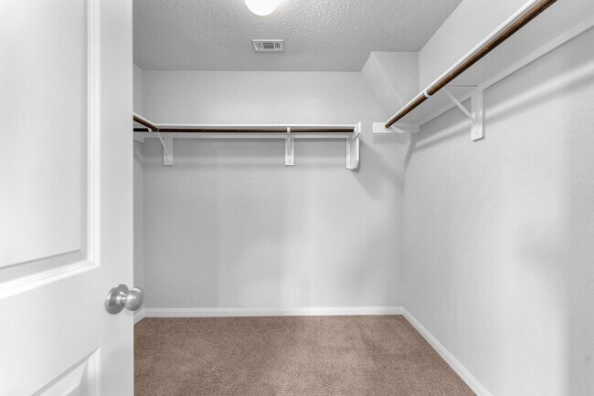 Building Photo - 1044 Raceland Rd