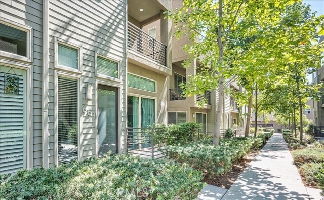 Building Photo - 661 Sawyer Pl