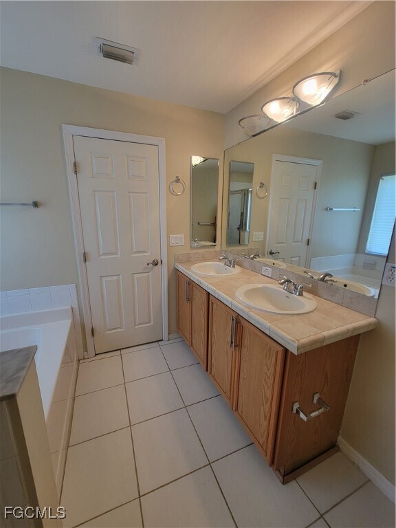 Building Photo - 8171 Liriope Loop