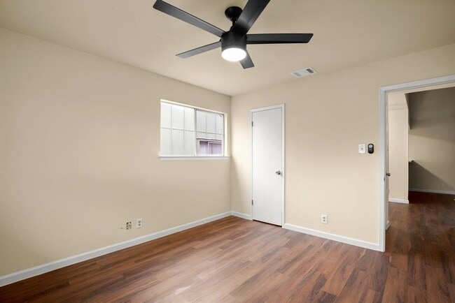 Building Photo - 10711 Lanshire Dr