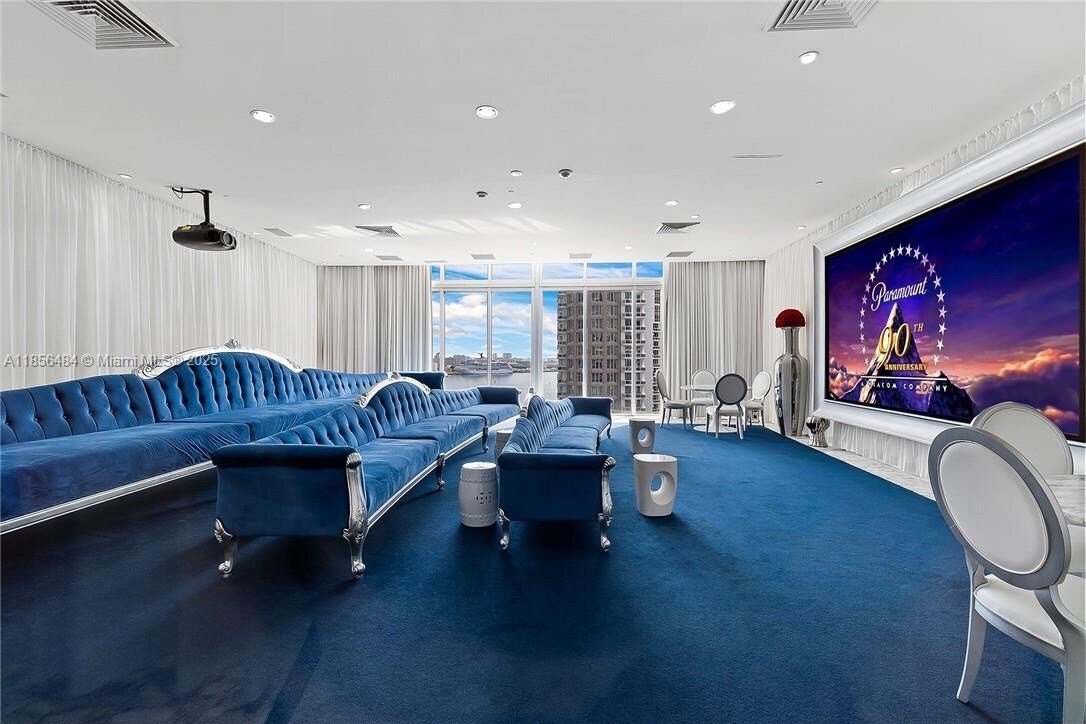 Building Photo - 475 Brickell Ave