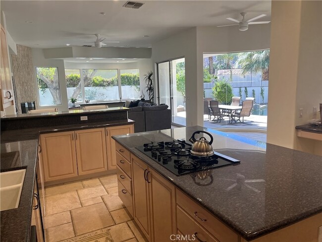 Building Photo - 45540 Cielito Dr