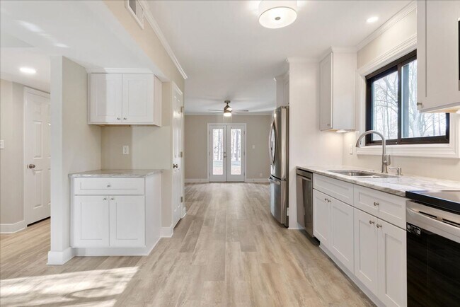 Building Photo - 15 Winster Fax Rd