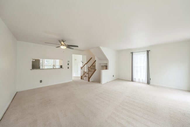 Building Photo - End Unit 3-Level Townhome in Millbrook Nei...