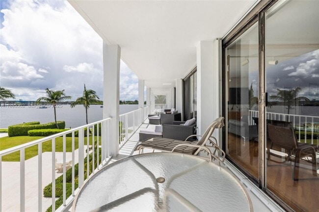 Building Photo - 2784 S Ocean Blvd