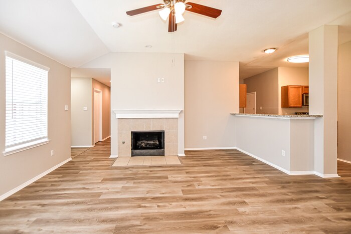 Building Photo - 513 Colt Dr