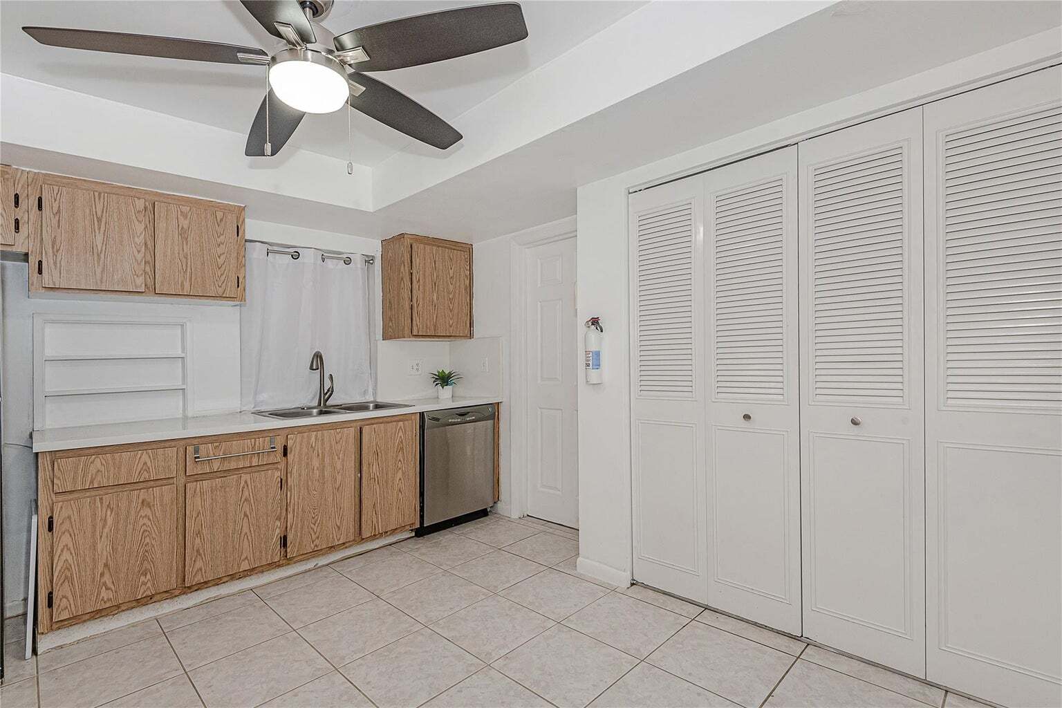 Building Photo - 2831 NW 51st Ter