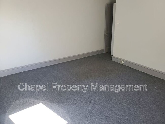 Building Photo - 6000 N 19th St