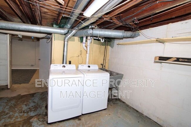 Building Photo - 3448 Ringwood St