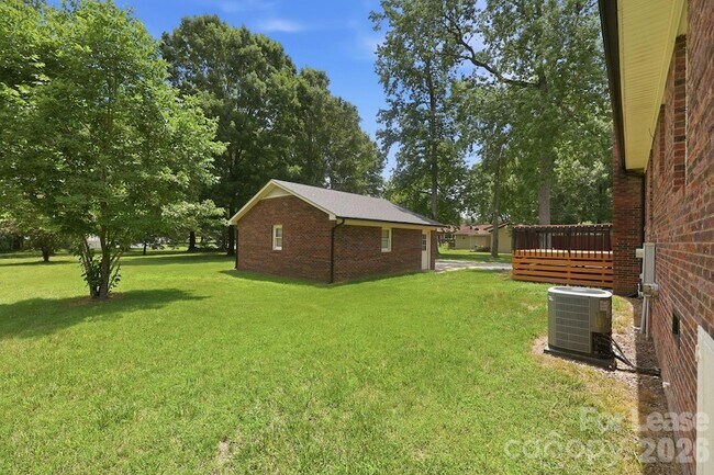 Building Photo - 6299 Spring Ct Ln