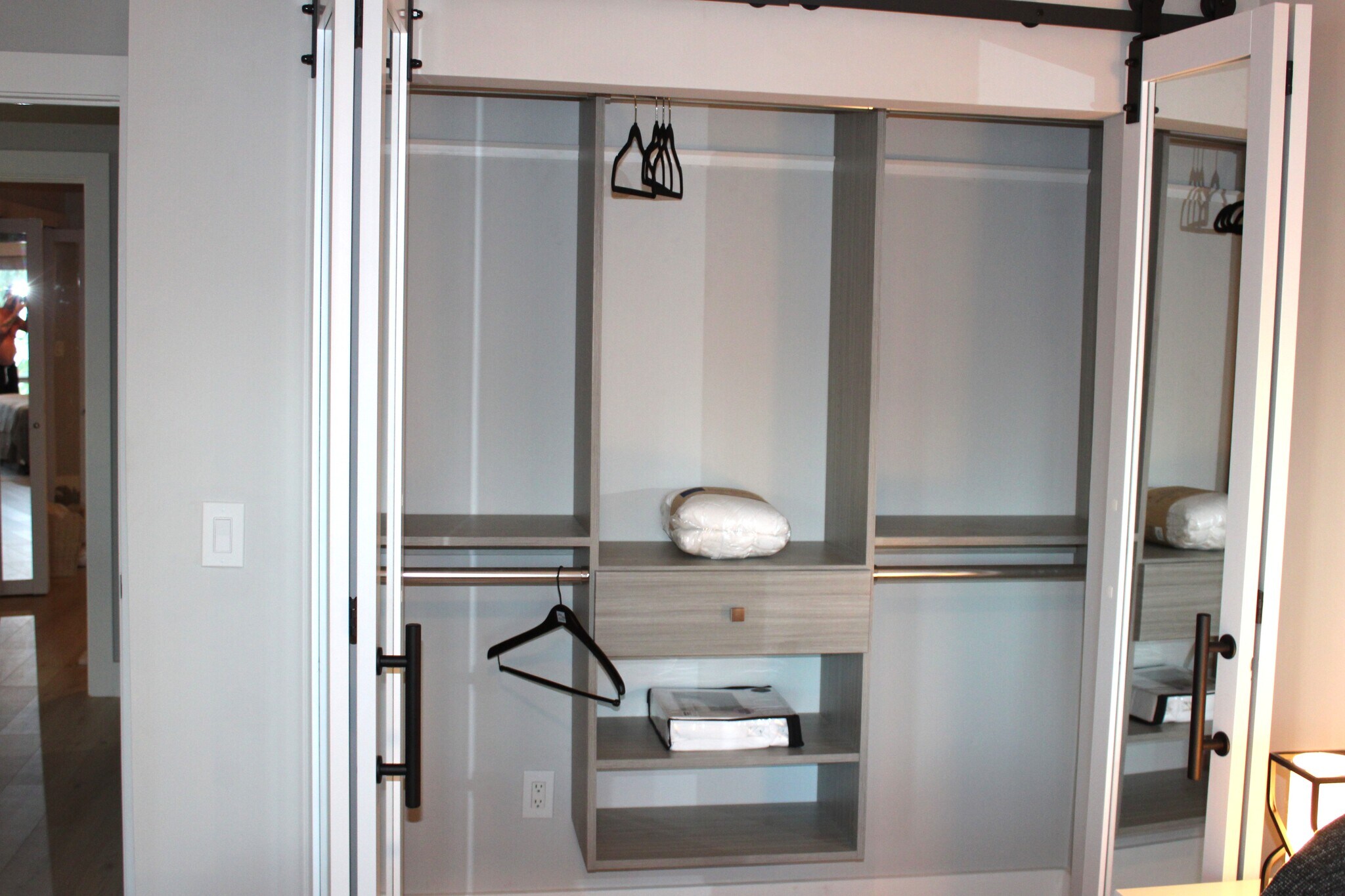 Building Photo - 229 Palm Is NW