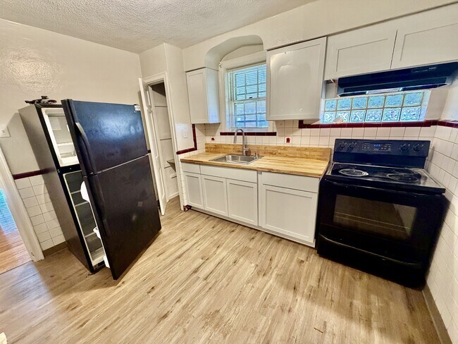 Building Photo - 8947 Mayfield Ct