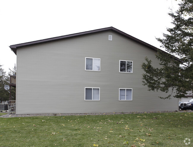 Building Photo - 408 Cedar St