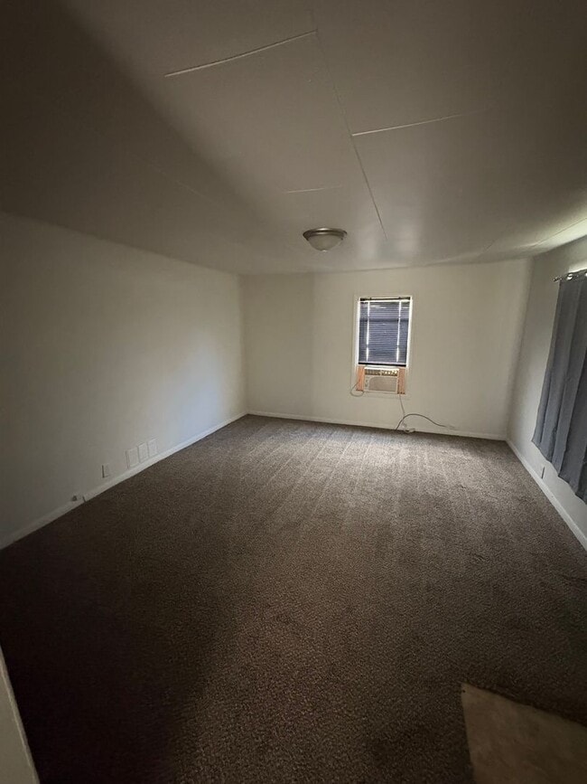 Building Photo - Single Family Home