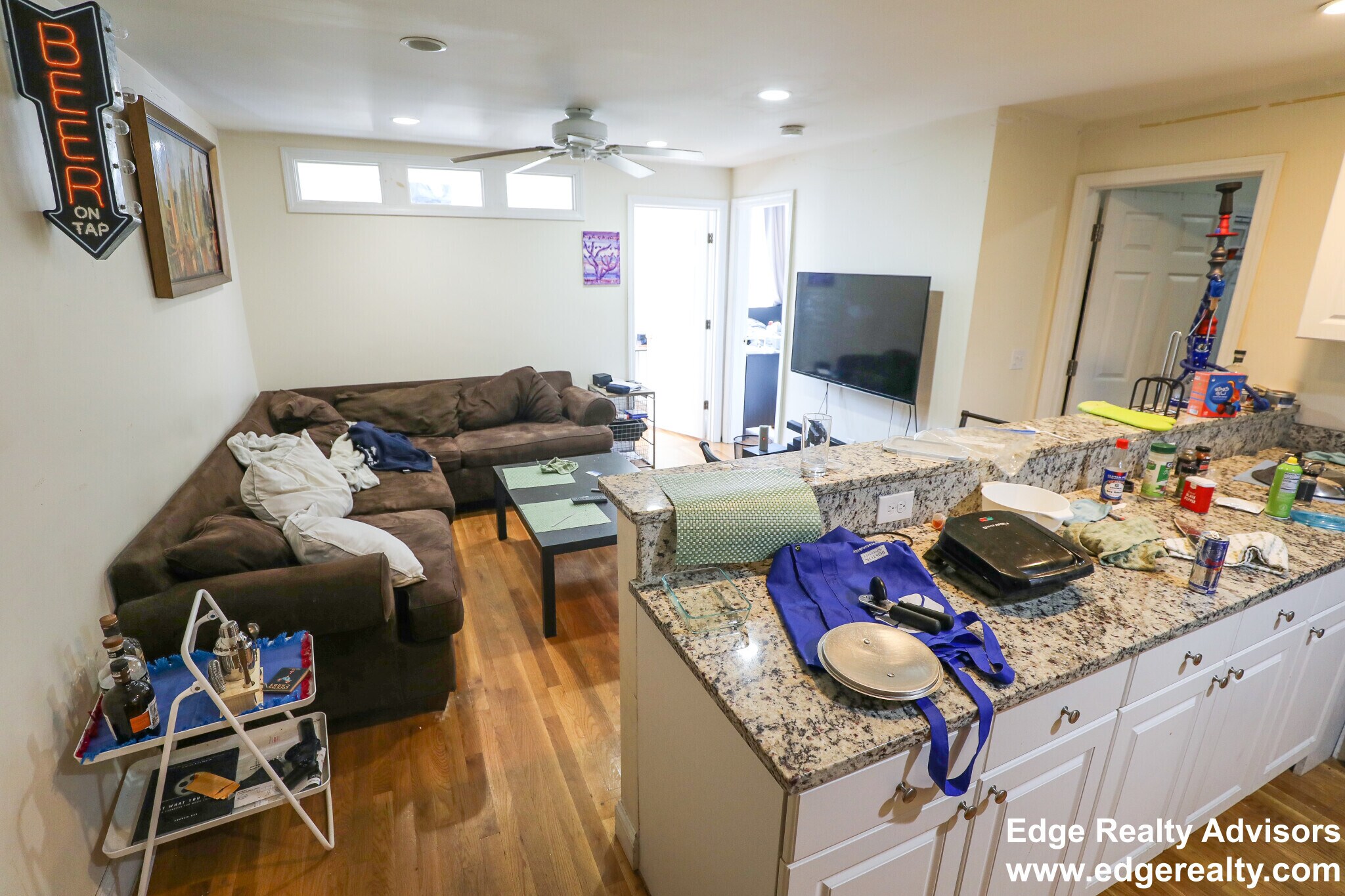 Building Photo - 132 Pleasant St