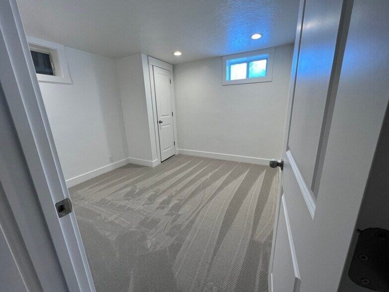 Building Photo - 1451 Lynnwood Ave