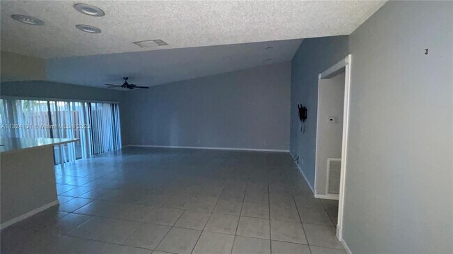 Building Photo - 980 NW 79th Terrace