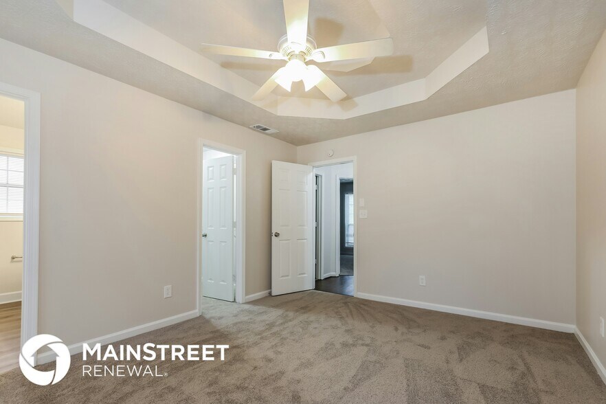 Building Photo - 10442 Starling Trail