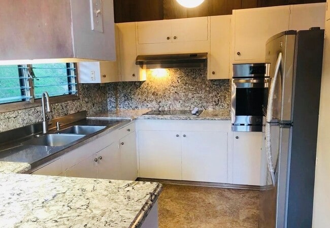 Building Photo - Available April 1 – 3BR Home in Desirable Manoa Woodlawn