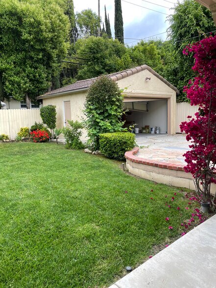 Building Photo - 5358 Baza Ave