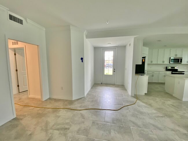 Building Photo - 6015 Ellerston Way