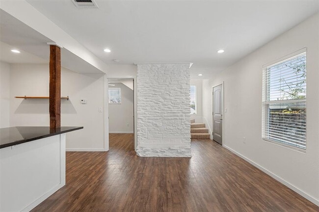 Building Photo - 7305 Grand Canyon Dr