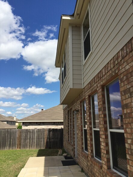 Building Photo - 340 Turquoise Dr