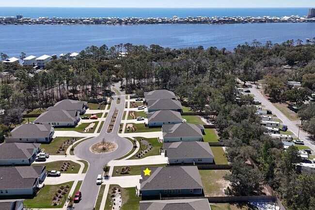 Building Photo - DON'T MISS OUT!