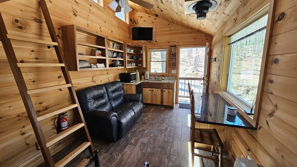 Building Photo - 111 Wiswall Hill Rd