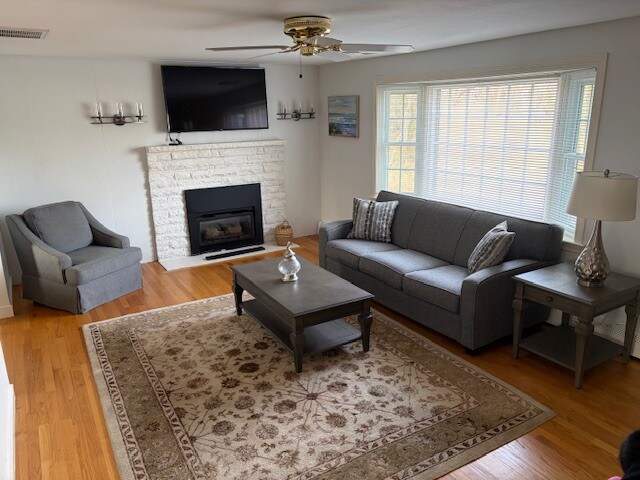 Building Photo - 1105 Sandwich Rd