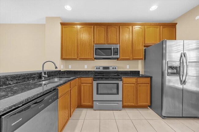 Building Photo - 3577 Wilshire Way Rd