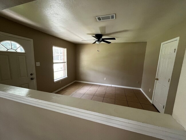 Building Photo - 3853 Jeffery Rd