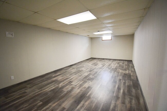 Building Photo - For Rent: Updated 3 Bed, 1.5 Bath Home — Available Immediately