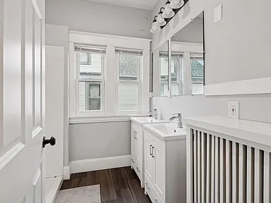 Building Photo - 1085 16th Ave SE