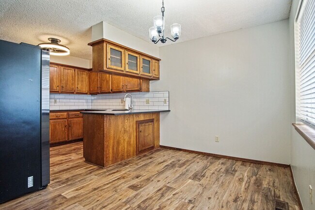 Building Photo - 128 W Platt Dr