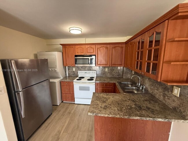 Building Photo - 1933 SW 7th St