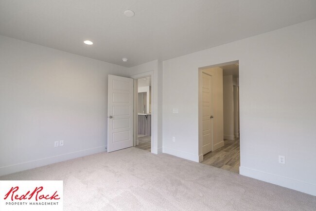 Building Photo - Innovative Design! 4 Bedroom Home in the Beautiful Desert Playa Community