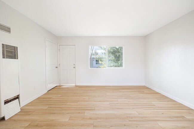 Building Photo - 767 Ball Ave