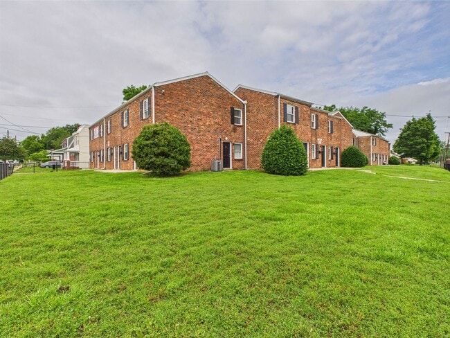 Interior Photo - 27th Townhomes